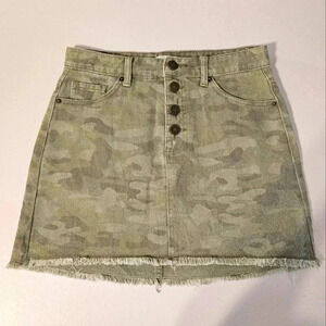 Mud Pie Windsor Buttonfly Camo Mini Skirt, Size Small, High-Low Hem